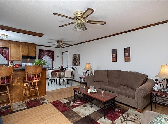 3rd image of 963 Eastwood Dr