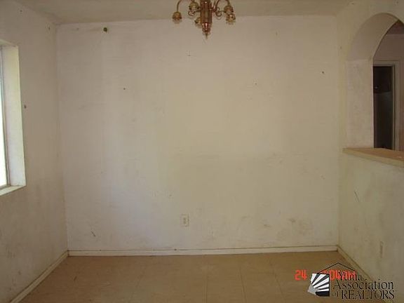 3rd image of 1126 N Los Portales Ave