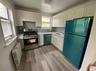 67-15 214th St #B, Oakland Gardens, NY 11364