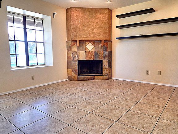 3rd image of 921 W University Dr Unit 1042