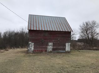 220 Saint Parcel, Andalusia, IL 61232