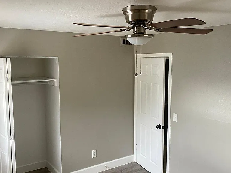 782 Hillview Dr — Photo 23
