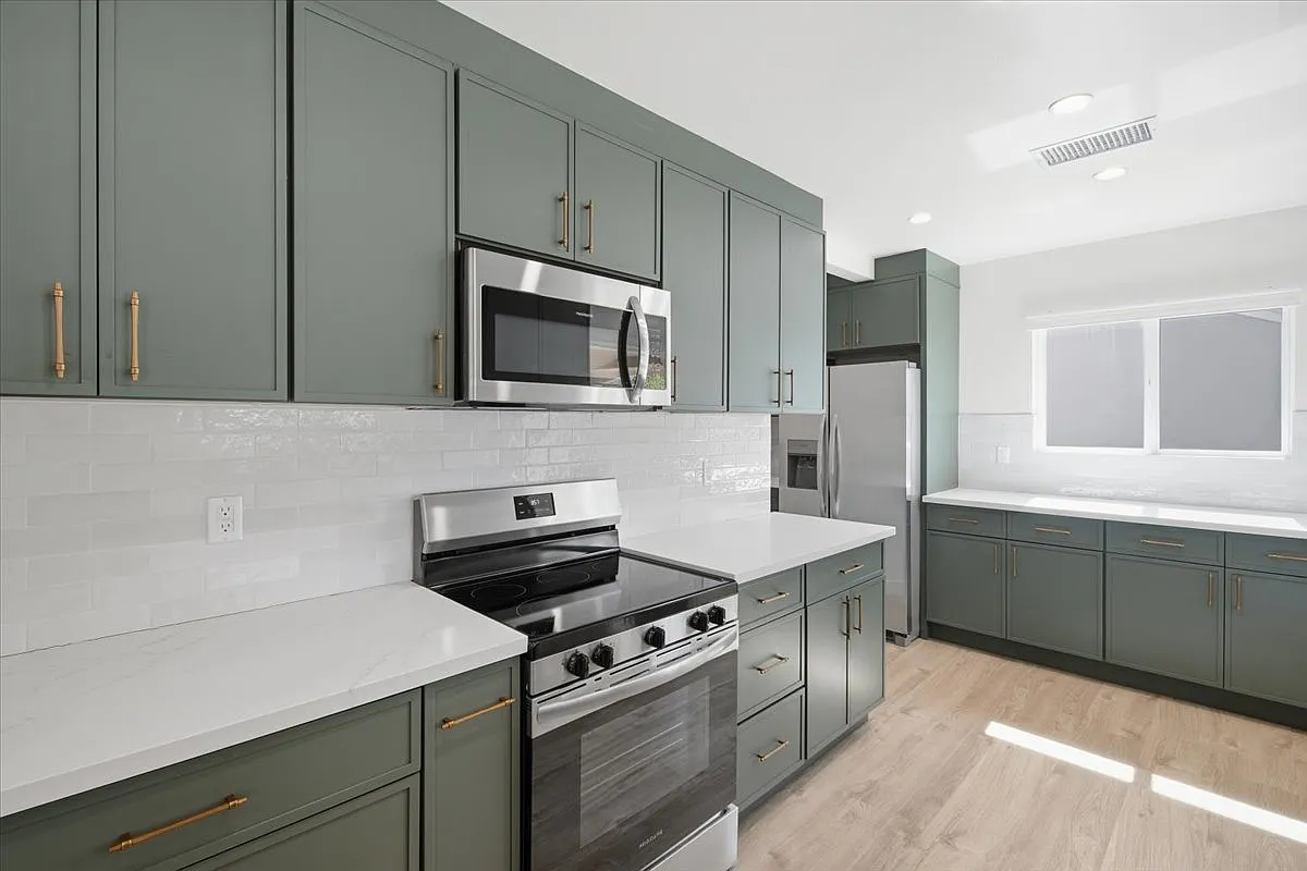 3 bed, 1473 sqft, $5,295 — Photo 3