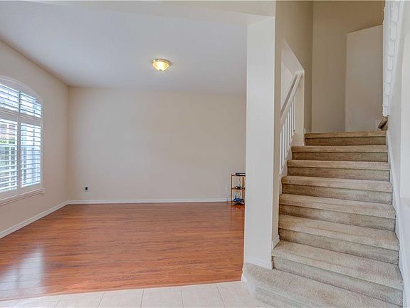 5th image of 2530 Treymore Dr