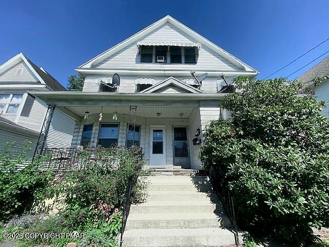 1st image of 825-827 N Bromley Ave