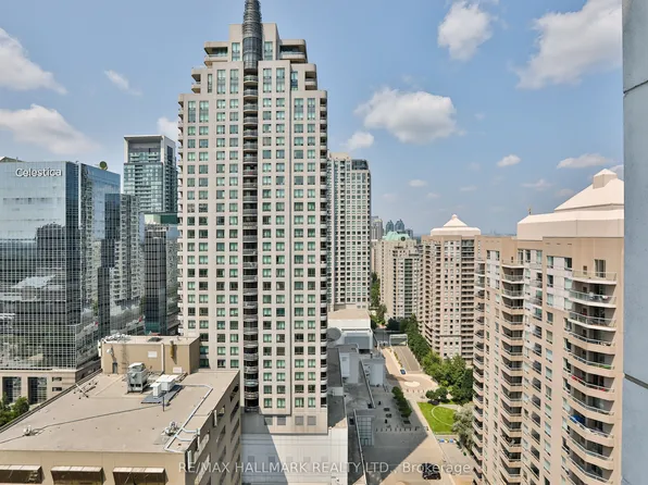 21 Hillcrest Ave, Toronto, ON