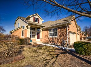 950 Orchard Pond Ct, Lake Zurich, IL 60047
