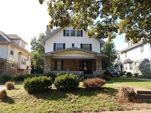 1st image of 2925 Victor St