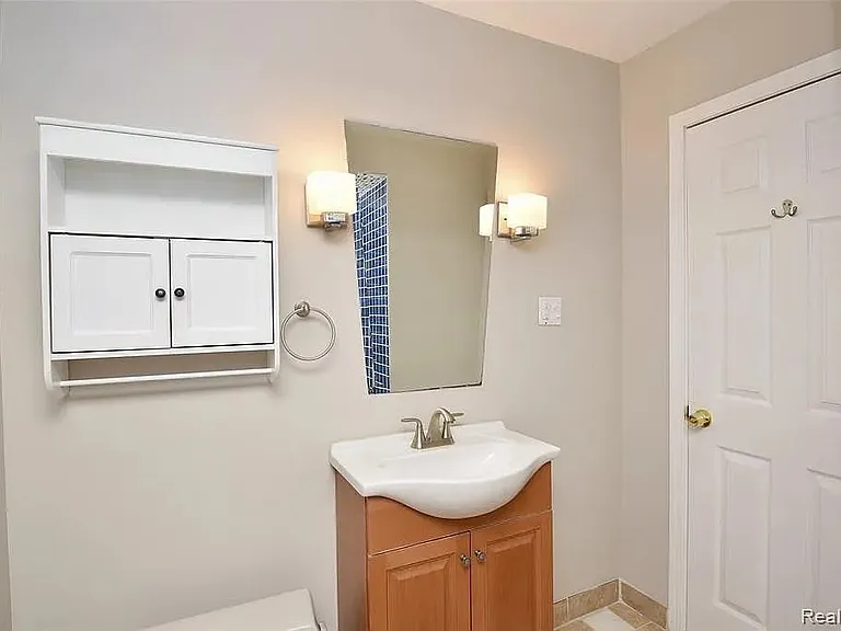 28057 Brentwood St — Photo 17