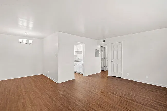 3 bed, 1.5 bath, $1,516 — Photo 4