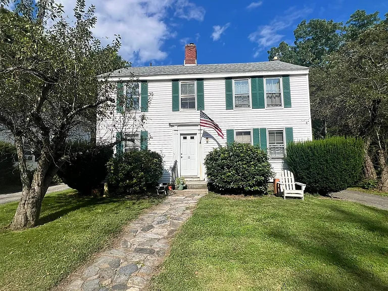33 South Main Street — Photo 1