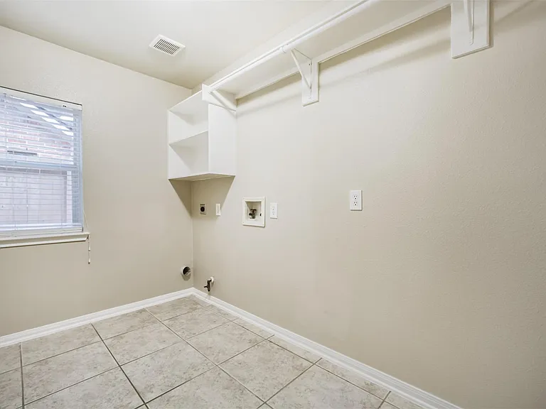 15810 Cypress Hall Dr — Photo 23