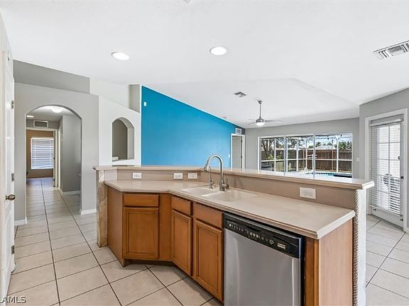 4th image of 2119 NE 7th Pl
