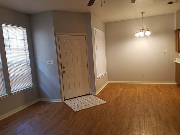 2nd image of 100 Jackman St APT 107