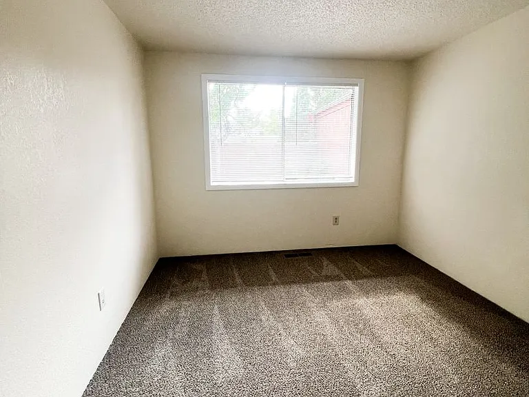 4195 Bristol Ct — Photo 14