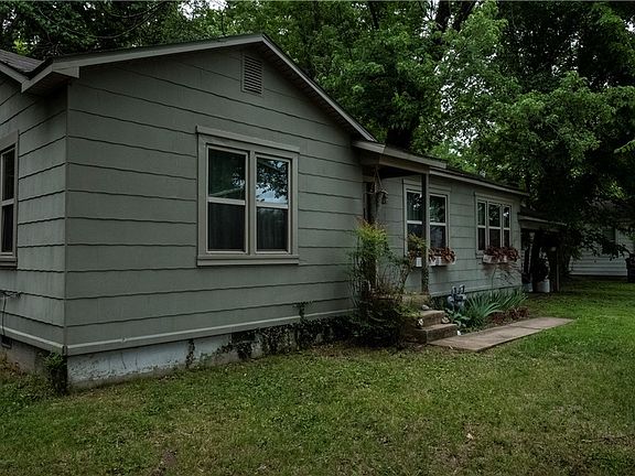 3rd image of 1843 N Garland Ave