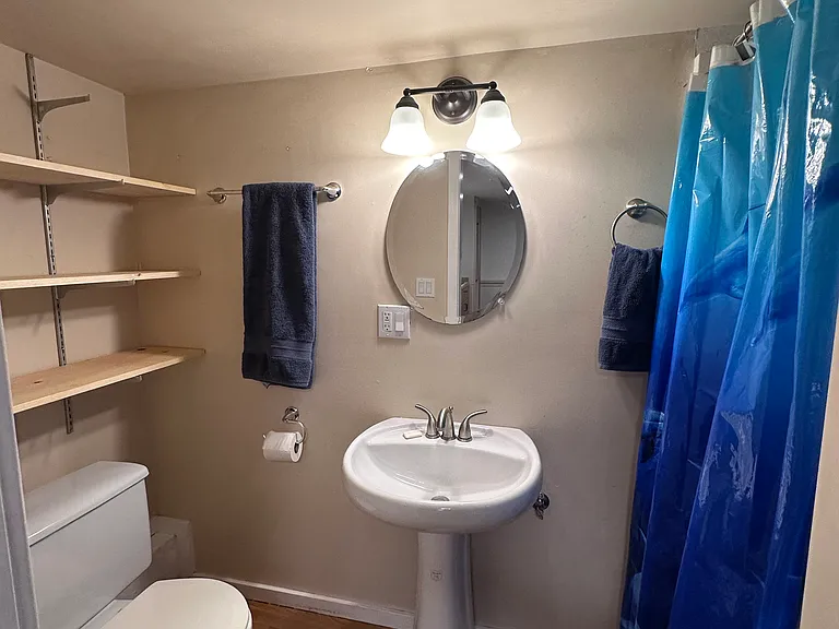 691 Shelter Bay Dr — Photo 5