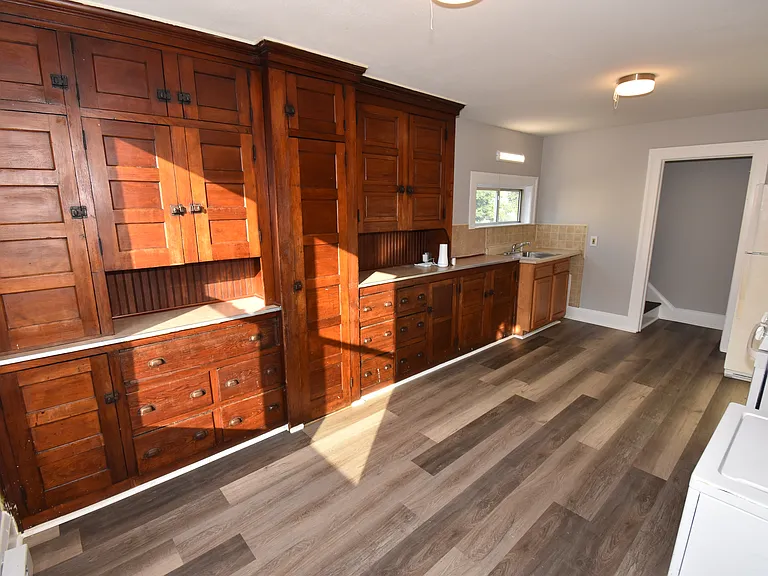 186 W Main St #C — Photo 7