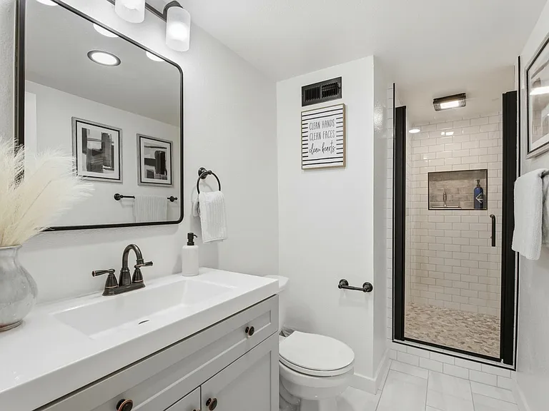 2323 Mastlands Dr — Photo 28