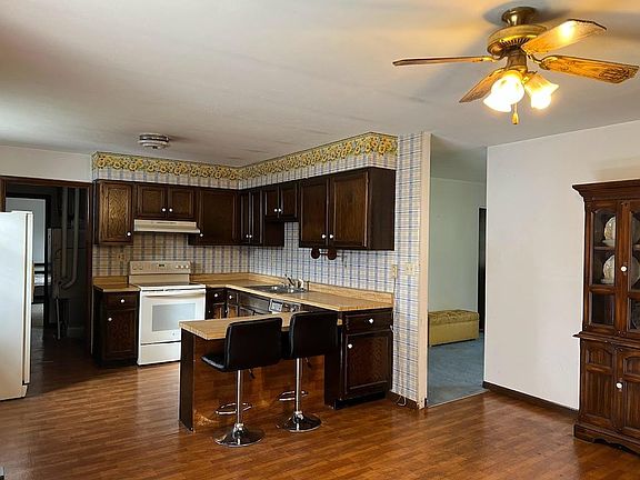 3rd image of 637 E 8th St Lot 10