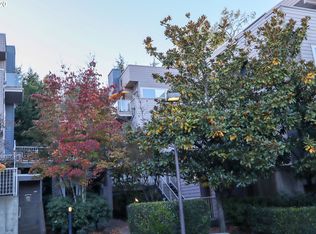 610 S Nevada St APT E, Portland, OR 97219