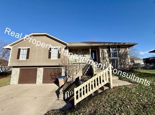 1003 Redwood Dr, Raymore, MO 64083