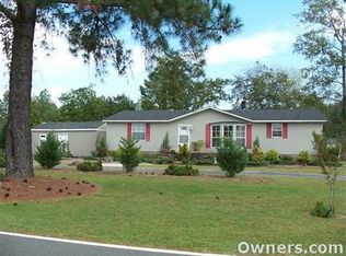 353 Tucker Rd, Grimesland, NC 27837