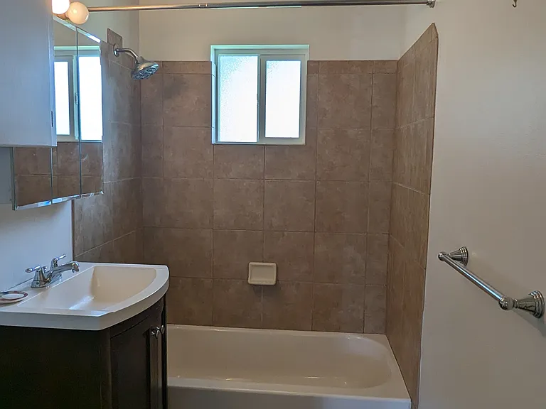 5609 N Hemlock St — Photo 11