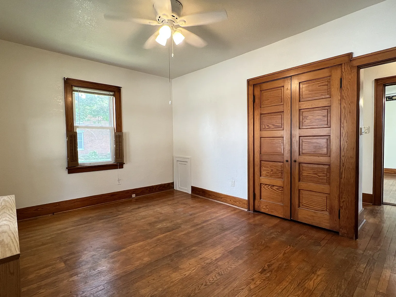 1550 West 3rd Street - 1 — Photo 2