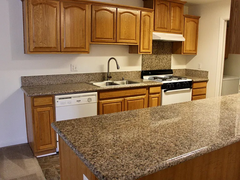 3840 Mount Vernon Ave — Photo 1