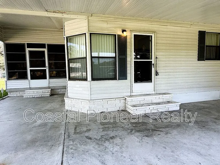 4550 Charter St #RC — Photo 2