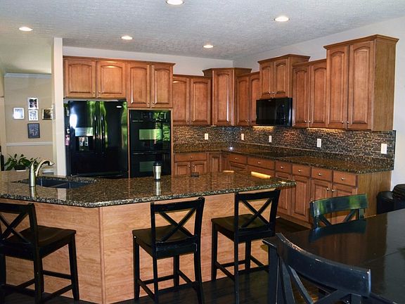4th image of 9785 Country Creek Way