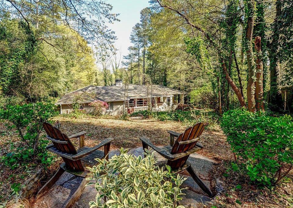 2nd image of 4904 Lake Forrest Dr
