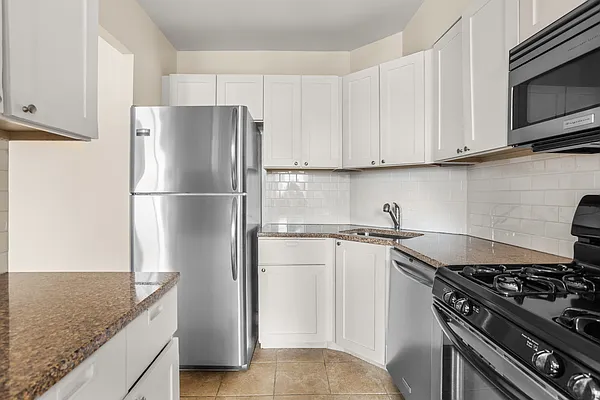 Sold by Corcoran | media 8