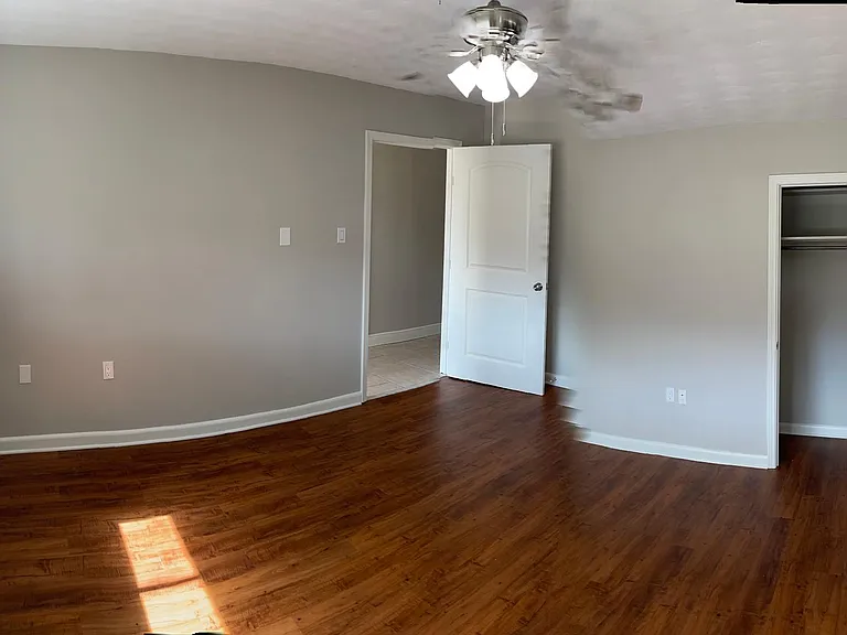 2204 Indiana Ave — Photo 29