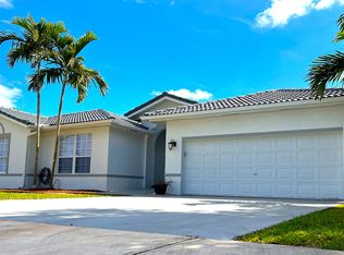 15840 SW 152nd Ct, Miami, FL 33196