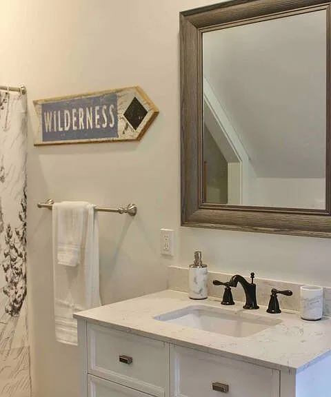 Upstairs en-suite bathroom off of queen bedroom
