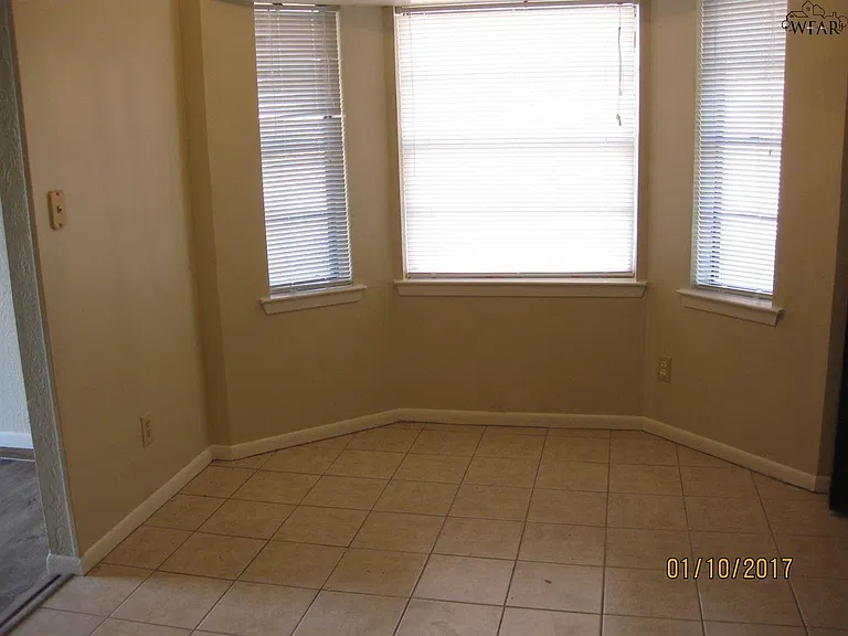 4714 Priscilla Ln — Photo 3