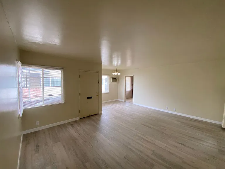 5712 N Charlotte Ave — Photo 26