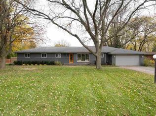 6156 Herbmoor St, Troy, MI 48098