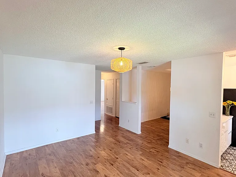 4124 Pershing Pointe Pl — Photo 7