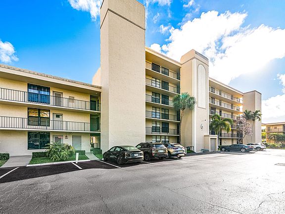 3rd image of 6 Royal Palm Way #605