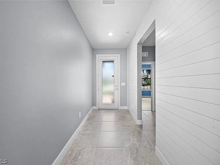 3685 E Hampton Cir — Photo 3