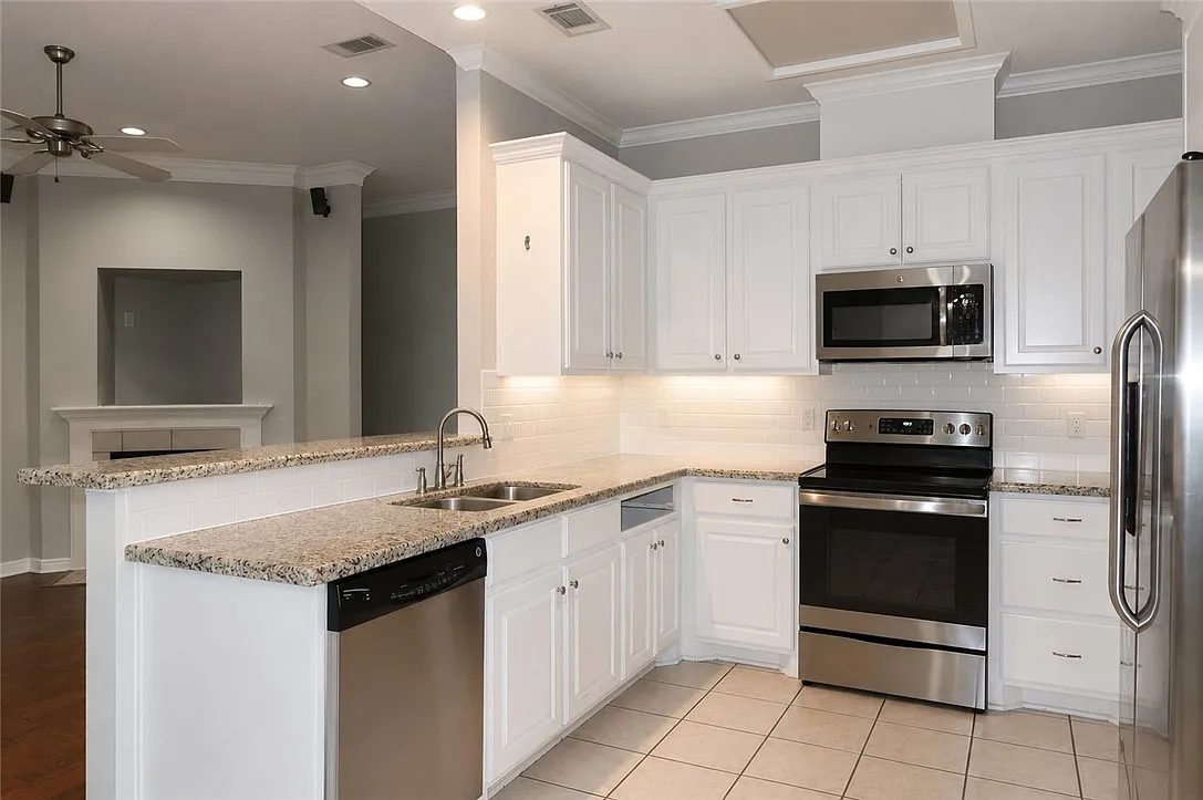 3 bed, 1630 sqft, $2,150 — Photo 2