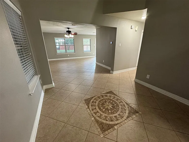 11035 Heather Bluff Ln — Photo 3