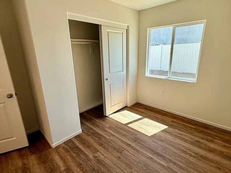11705 Sebastian Rd — Photo 36