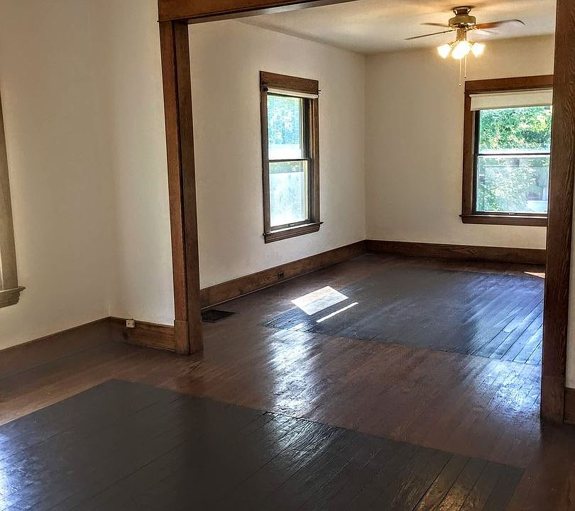 1st image of 1016 Fremont Ave NW