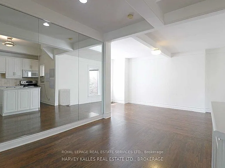 390 Huron St — Photo 6