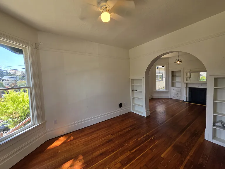 3139 Harrison St — Photo 7