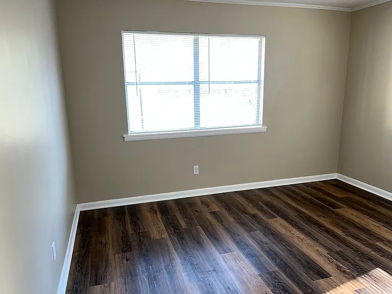 1307 S 17th St — Photo 33